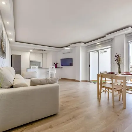 Guzman - Anais Apartment